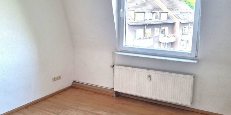 großzügiges Wohnzimmer