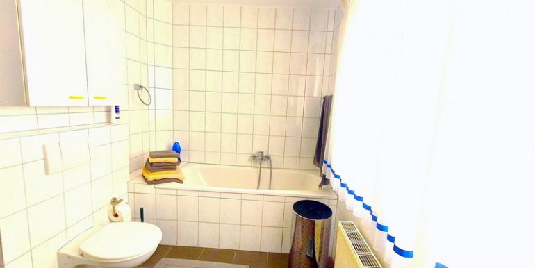 Badezimmer- Ansicht Badewanne