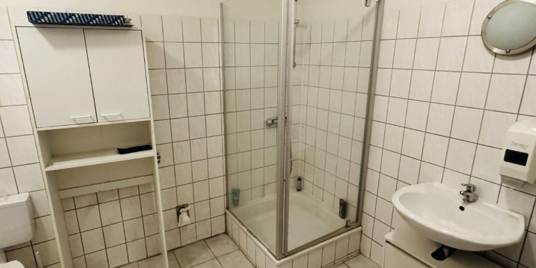 Waschraum mit WC