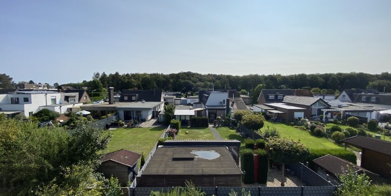 Blick aus dem Dachgeschoss (Richtung Hardter Wald)