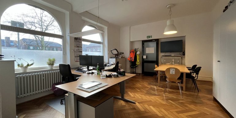 Büro EG