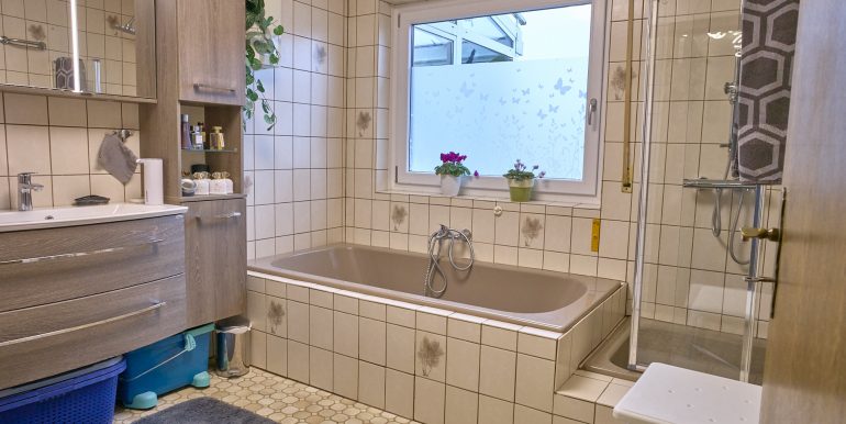 Badezimmer EG